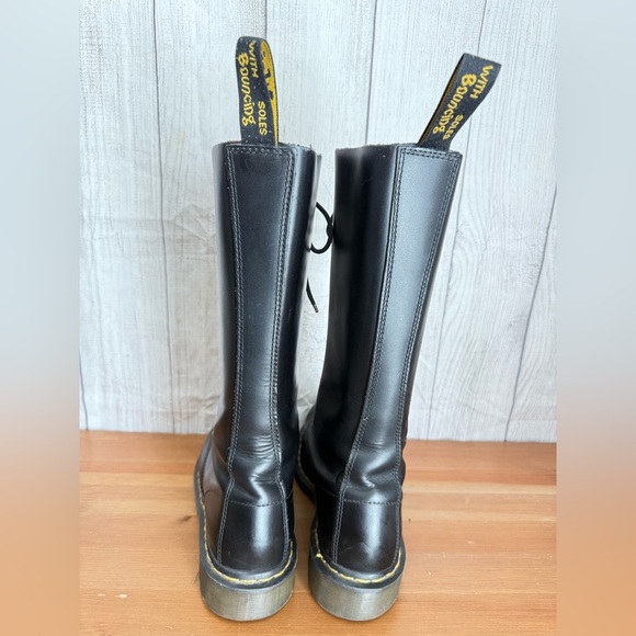 VINTAGE DR MARTENS 1942 20 Eye Tall Lace Up Black Leather Boots EU41 US L9 M8 - Picture 7 of 11